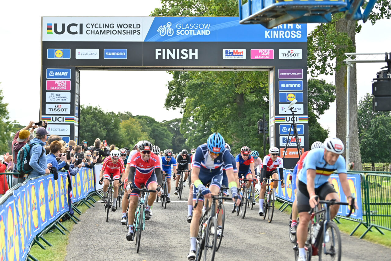 UCI Glasgow 2023 - Gran Fondo - Finish Line, overlay provided by GL events UK